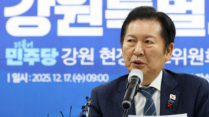 더불어민주당 정청래 대표가 17일 강원 춘천시 더불어민주당 강원특별자치도당에서 열린 현장 최고위원회의에서 발언하고 있다. (사진=연합뉴스)