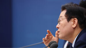 이 대통령 "원전에 내편 네편 왜 가르나&hellip;과학적 토론해야"