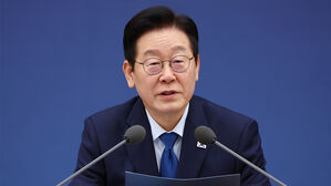 이 대통령, 혐오 현수막 단속 촉구&hellip;"불필요한 갈등 조장"