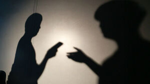 폭행&middot;자해 영상까지 보냈는데&hellip;전직 소방관 남편 왜 풀려났나