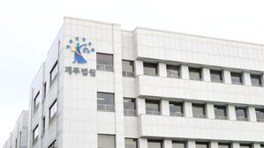 여성 투숙객 성폭행 게스트하우스 직원 징역 6년