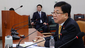 국회 법사위, '4세&middot;7세 고시 금지법' 여야 합의로 통과