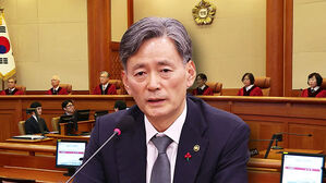 헌재, 조지호 경찰청장 파면…"대의민주주의 중대 위반"