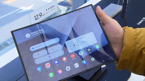 '착착 접는 폰' 잘 팔려도&hellip;웃지 못하는 삼성