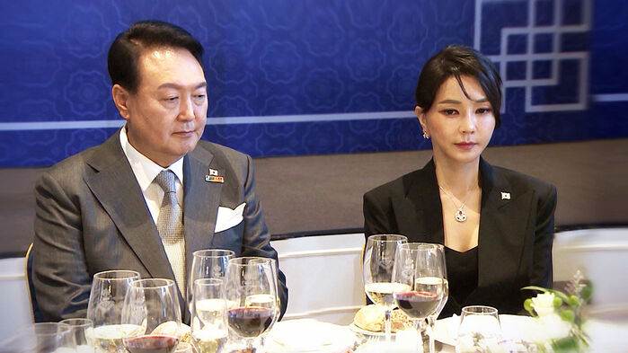 윤, 김건희 특검 첫 출석&hellip;"아내 금품수수 몰랐다"