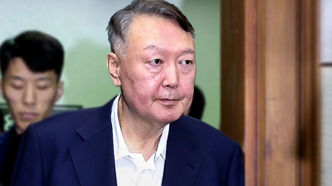 윤석열, 김건희 <!HS>특검<!HE> 첫 출석…