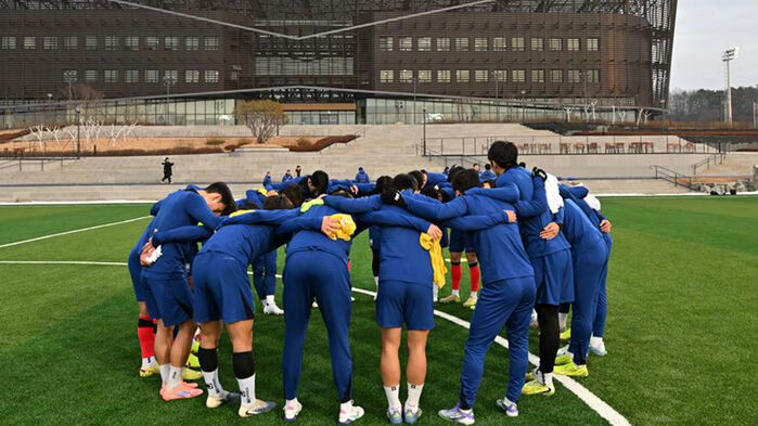 이민성 감독이 이끄는 U-23 대표팀이 15일 천안 대한민국축구종합센터에서 소집 훈련을 하고 있다.