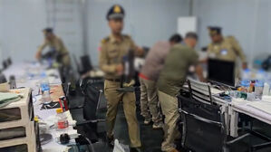 캄보디아 범죄단지 급습&hellip;26명 검거&middot;1명 구출