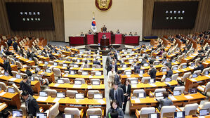 내란전담재판부법 국회 본회의 상정&hellip;여야 필버 거쳐 내일 표결