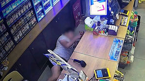 옷에 피 묻힌 채 들어와 '벌러덩'&hellip;기행의 전말