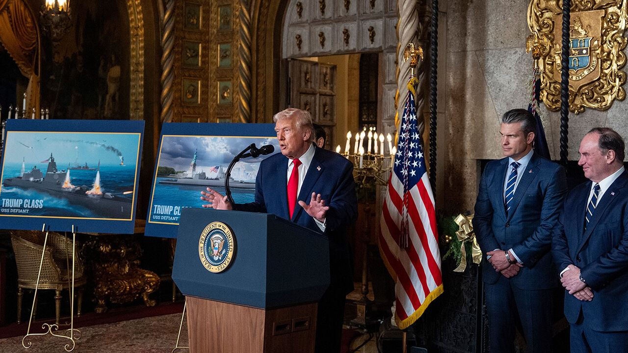 '황금함대' 발표하는 트럼프 대통령 (사진=AP, 연합뉴스)