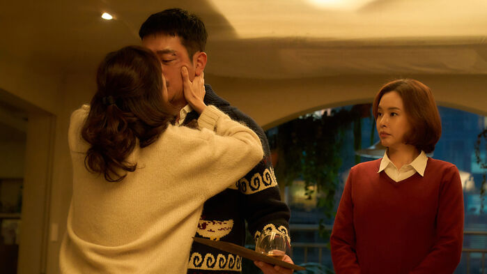 영화 윗집 사람들