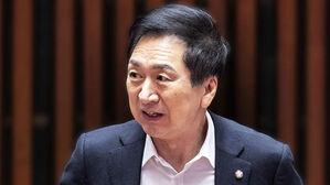 [단독] 당대표실 개입 단서 확보&hellip;'사후수뢰' 검토