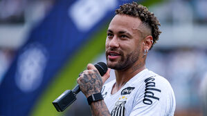 네이마르 무릎 회복 한 달 걸릴 듯&hellip;'4번째 월드컵' 도전