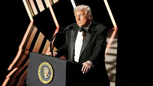 "대통령직 떠나도 되나?"&hellip;시상식 MC로 깜짝 변신