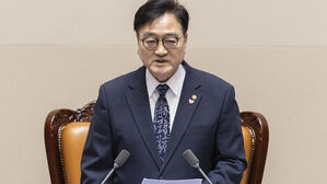 우원식, '의원 2명' 본회의장에 작심 비판&hellip;"이런 식의 필버 없어져야"