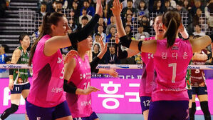 여자배구 흥국생명, 기업은행 꺾고 시즌 첫 3연승