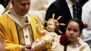 "인간 거부는 하느님 거부" 성탄 전야 메시지의 의미