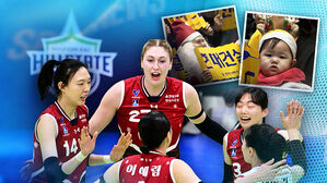 흥겨웠던 '성탄절 배구장'&hellip;"메리 크리스마스"