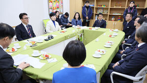 김 총리 "내년부터 사회복지시설 입소자 전체로 건강검진 확대"