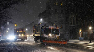 미국 뉴욕시 폭설에 항공기 수천 편 취소&middot;지연 사태