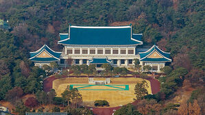 청와대로 3년 반 만에 복귀&hellip;"상권 살겠네" "시위 걱정"