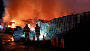 싱크대 공장서 큰 불&hellip;일가족 3명 부상