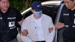 밀항 시도에 베란다서 뛰어내리기도&hellip;긴박했던 '도주극'