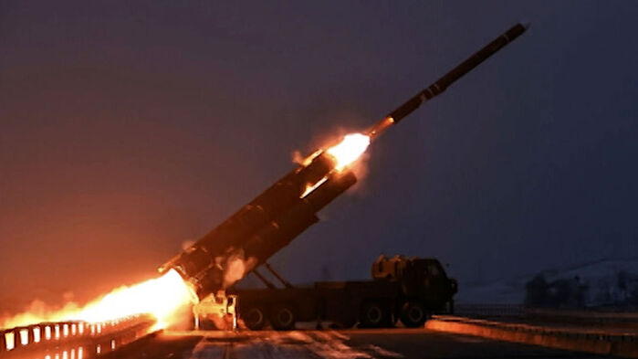 서해서 장거리 전략순항미사일 발사 훈련…김정은 참관