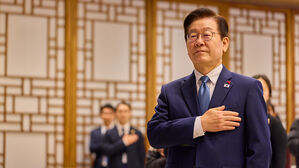 이 대통령, 오늘 청와대 첫 출근&hellip;'용산 시대'와 결별