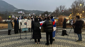 "어젯밤 10시부터 왔다" 청와대 몰려와 '북적'&hellip;복귀 첫날 풍경