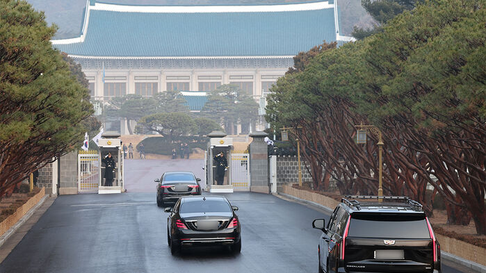 이재명 대통령의 출근 차량 행렬이 29일 청와대 본관으로 들어서고 있다. (사진=연합뉴스)