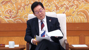 이 대통령, 청와대 첫 출근&hellip;1,330일 만의 복귀