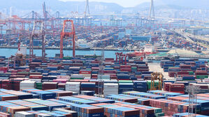 한국 수출, 사상 최초로 7천억 달러 돌파&hellip;세계 6번째