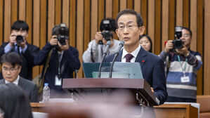 감사원장 청문회 초반부터 신경전&hellip;"자료 미제출"&middot;"신상 털기"