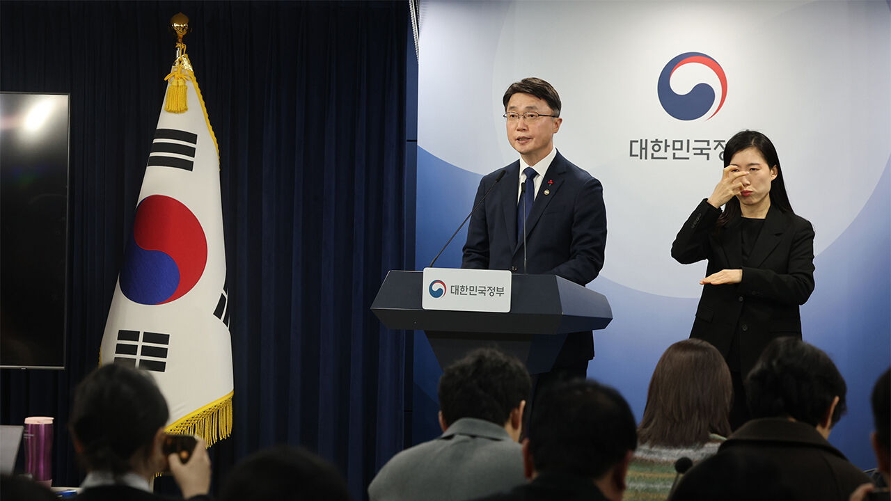 류제명 과학기술정보통신부 제2차관이 29일 서울 종로구 정부서울청사에서 KT·LGU+ 침해사고 조사 결과를 브리핑하고 있다. (사진=연합뉴스)