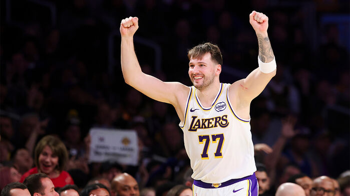 돈치치&middot;제임스, 58점 합작&hellip;레이커스 시즌 20승