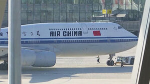 [이슈빡] 한국 하늘길 장악하는 중국, '반값 항공권'에 국적기 비명