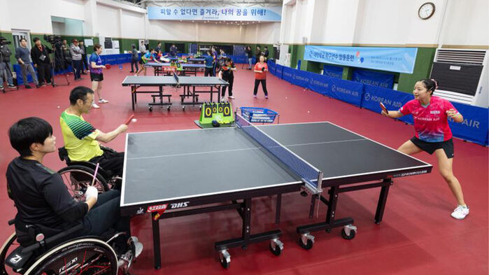 대한항공 탁구단, 장애인 선수들과 합동훈련&hellip;신유빈도 함께 해