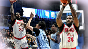 '워니 36점' SK, 소노에 대역전승