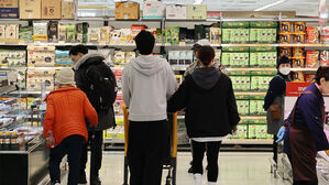 '명절 특수' 사라진 소비 3.3% '뚝'&hellip;21개월 만에 최대 감소