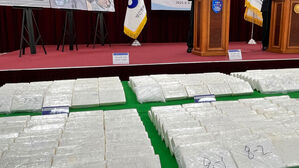 마약 조직, '경유지'로 한국 노리나&hellip;부산항서 잇단 코카인 적발