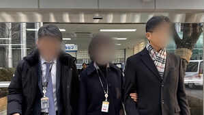 경찰, '불법 쪼개기 후원' 통일교 정원주&middot;송광석 검찰 송치