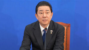 결국 물러난 김병기&hellip;"걸림돌 되지 않겠다"