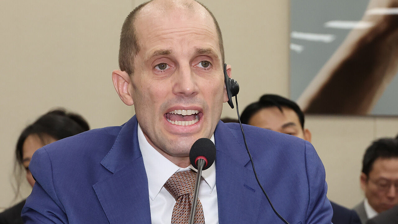 해롤드 로저스 쿠팡 임시대표가 31일 국회 과학기술정보방송통신위원회에서 열린 청문회에서 답변하고 있다. (사진=연합뉴스)