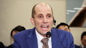 "날 왜 불렀나" 동문서답 여전&hellip;해킹범 협박 메일 공개