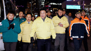 윤호중 행안장관, '10만여 명' 인파 대비 보신각 타종행사 현장 점검