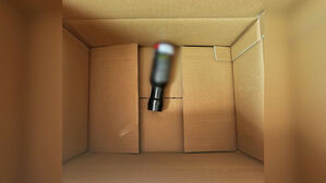 "내가 주문했나?"&hellip;'거대 택배 상자' 열다가 기겁한 이유