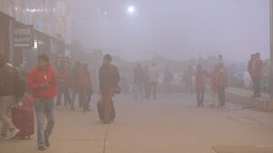 항공편 대거 취소 불렀다&hellip;아침인데 뿌옇게 뒤덮은 정체