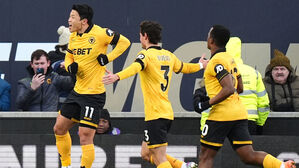 황희찬 'PK 1골+1도움'&hellip;울버햄튼, 개막 20경기 만에 첫 승리